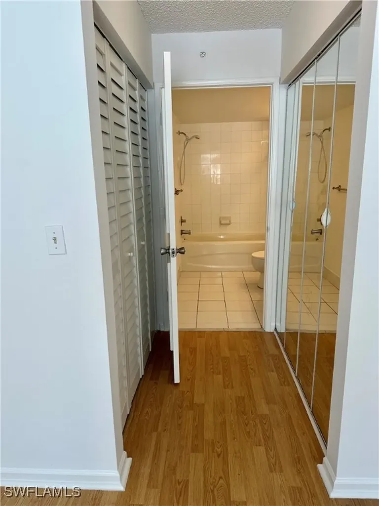 1260 Wildwood Lakes Boulevard Naples FL 34104