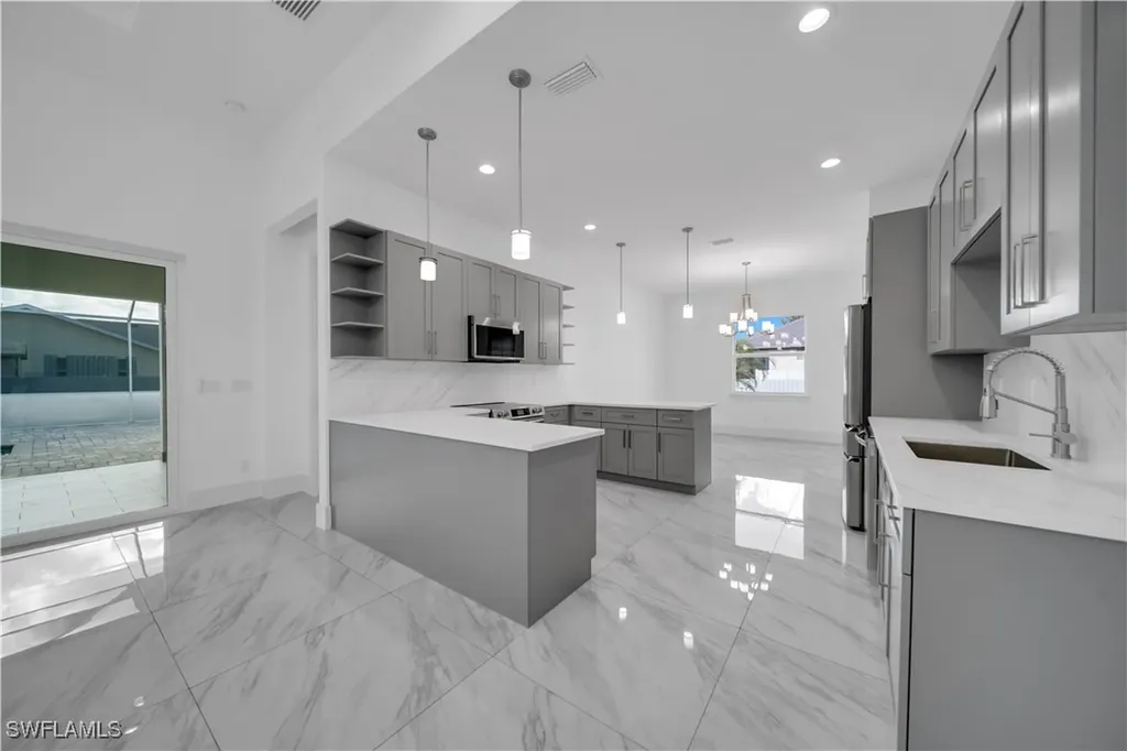 1225 NW 38th Place Cape Coral FL 33993