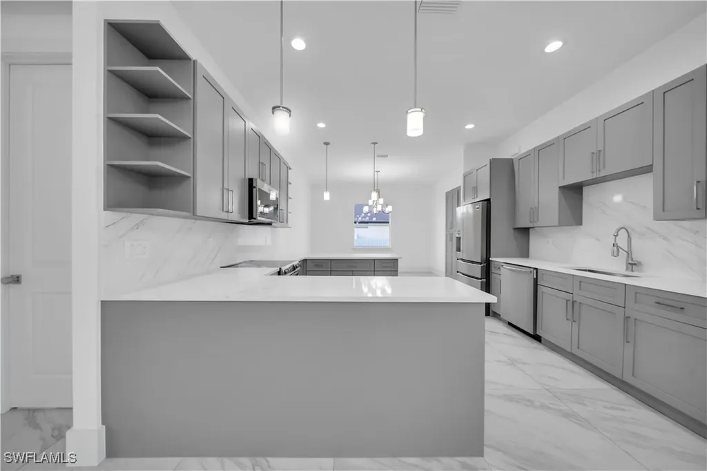 1225 NW 38th Place Cape Coral FL 33993