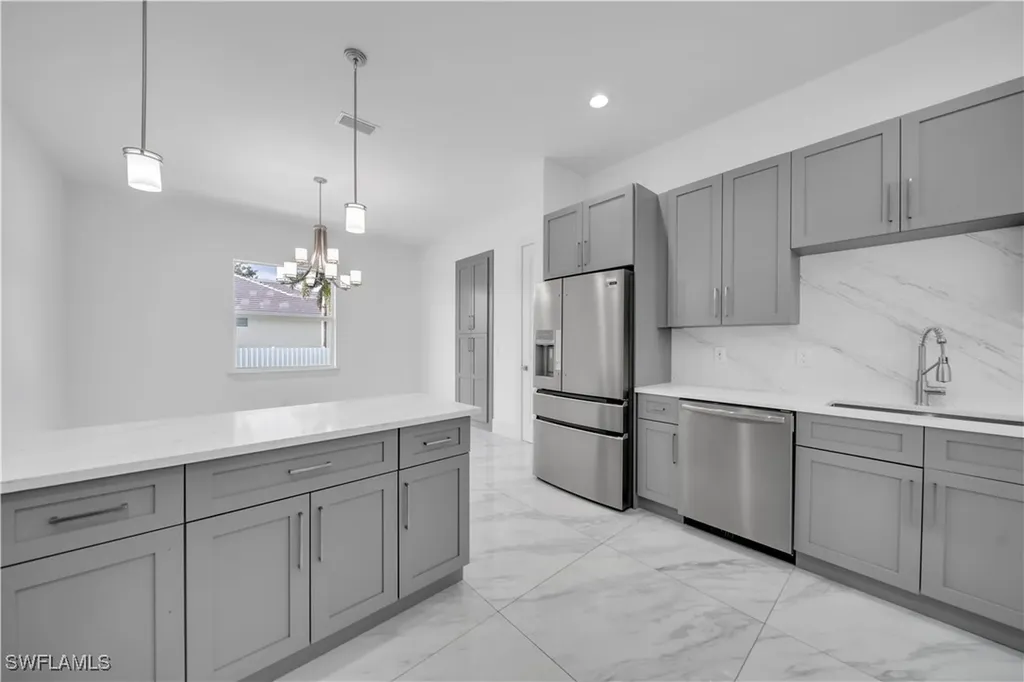 1225 NW 38th Place Cape Coral FL 33993