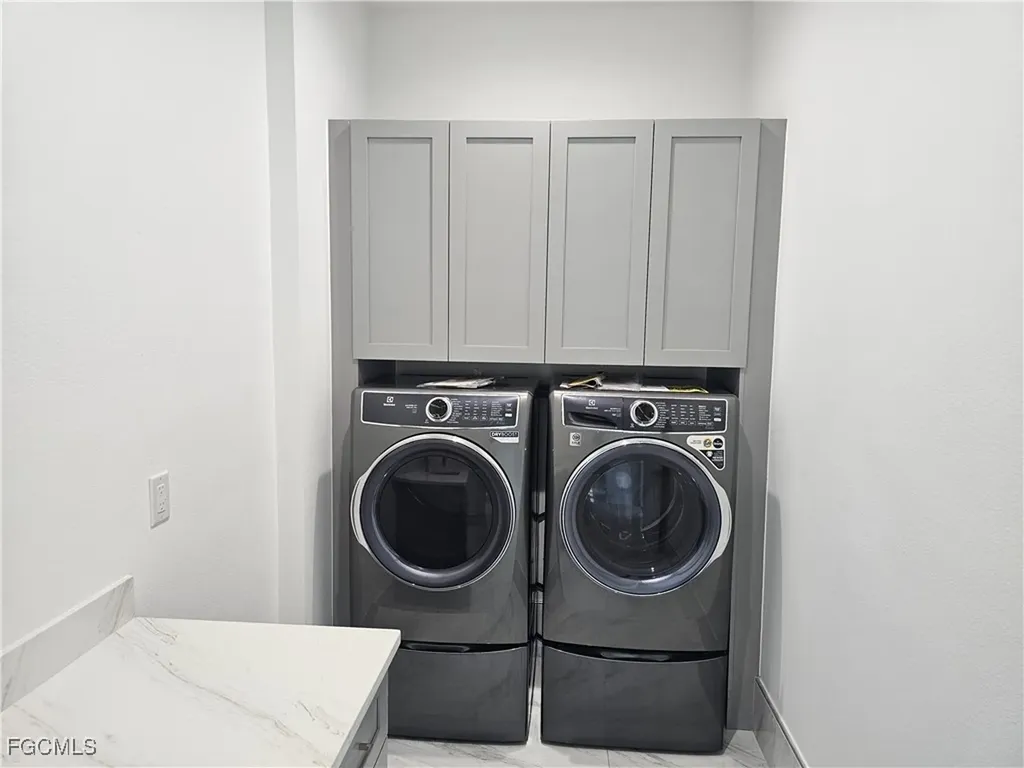 1225 NW 38th Place Cape Coral FL 33993
