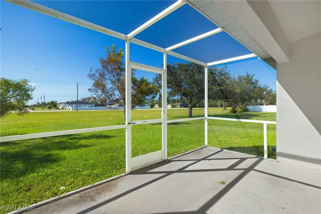1212 SW 15th Place Cape Coral FL 33991