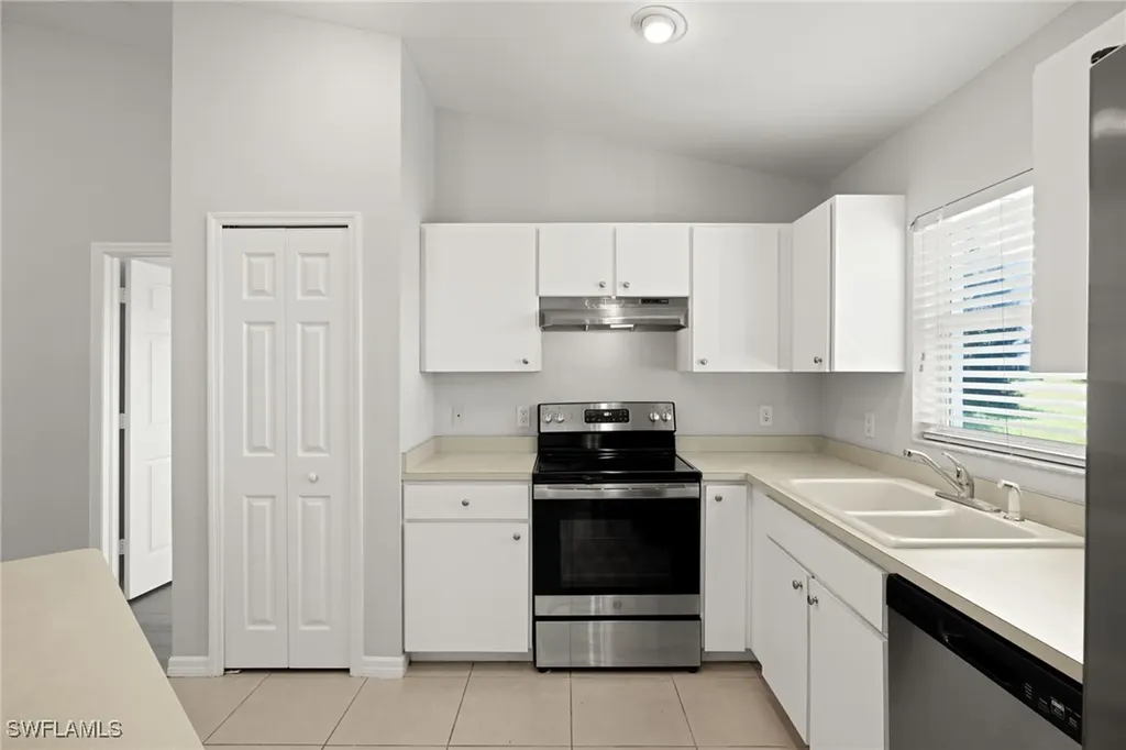 1212 SW 15th Place Cape Coral FL 33991