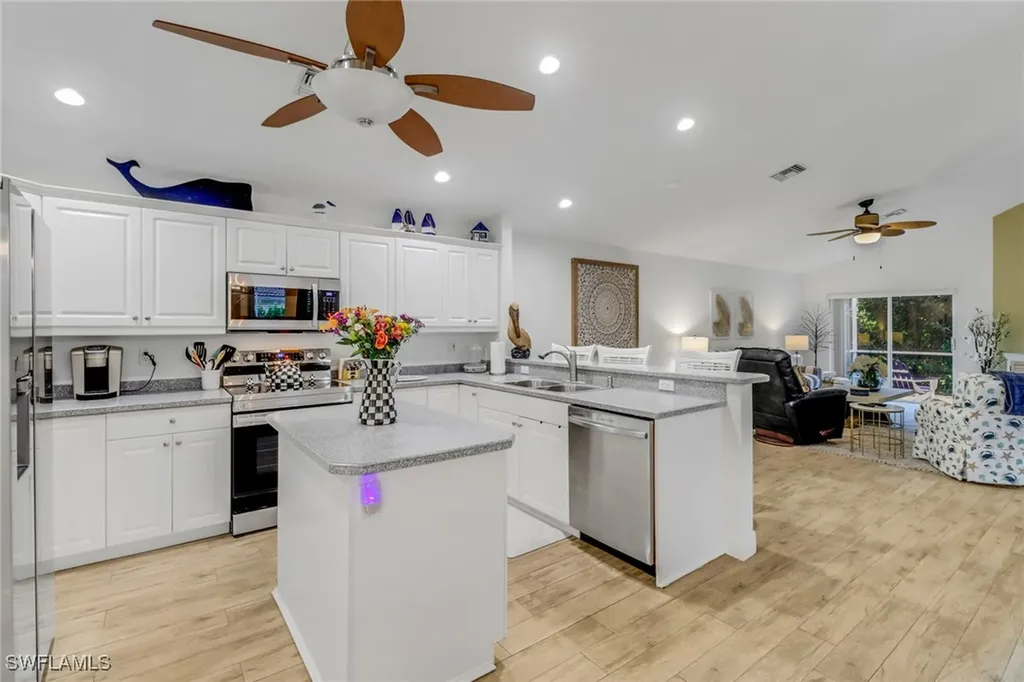 1106 Jardin Drive Naples FL 34104