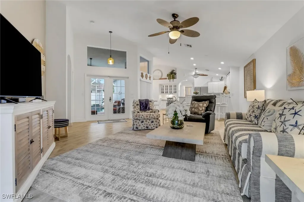 1106 Jardin Drive Naples FL 34104