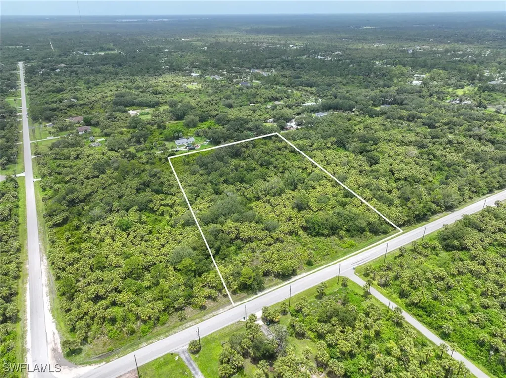 2765 Everglades Boulevard S Naples FL 34117