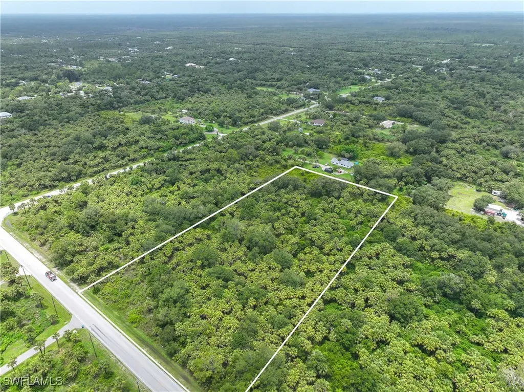 2765 Everglades Boulevard S Naples FL 34117