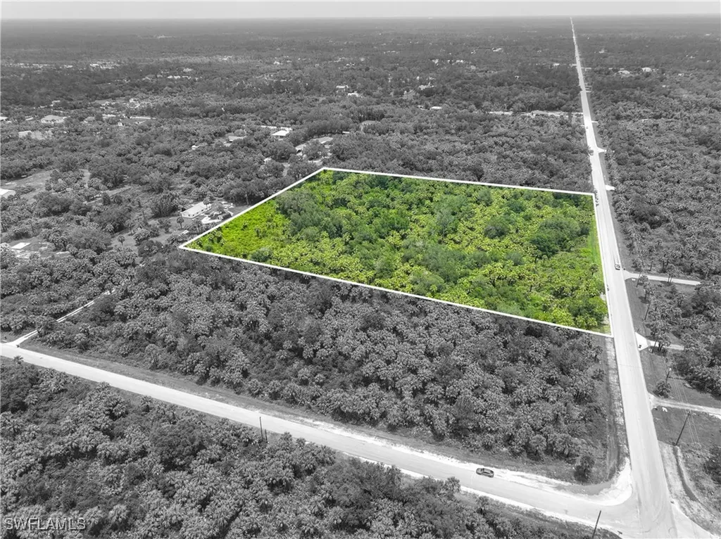 2765 Everglades Boulevard S Naples FL 34117