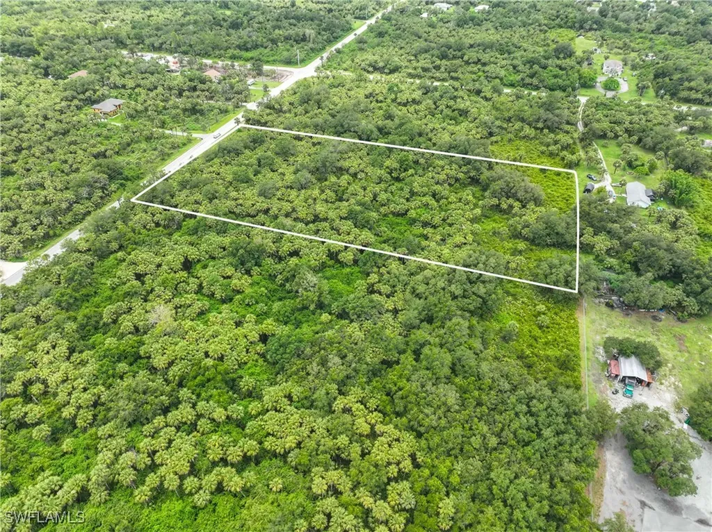 2765 Everglades Boulevard S Naples FL 34117