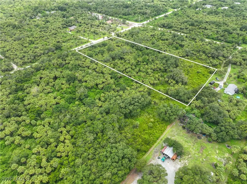 2765 Everglades Boulevard S Naples FL 34117