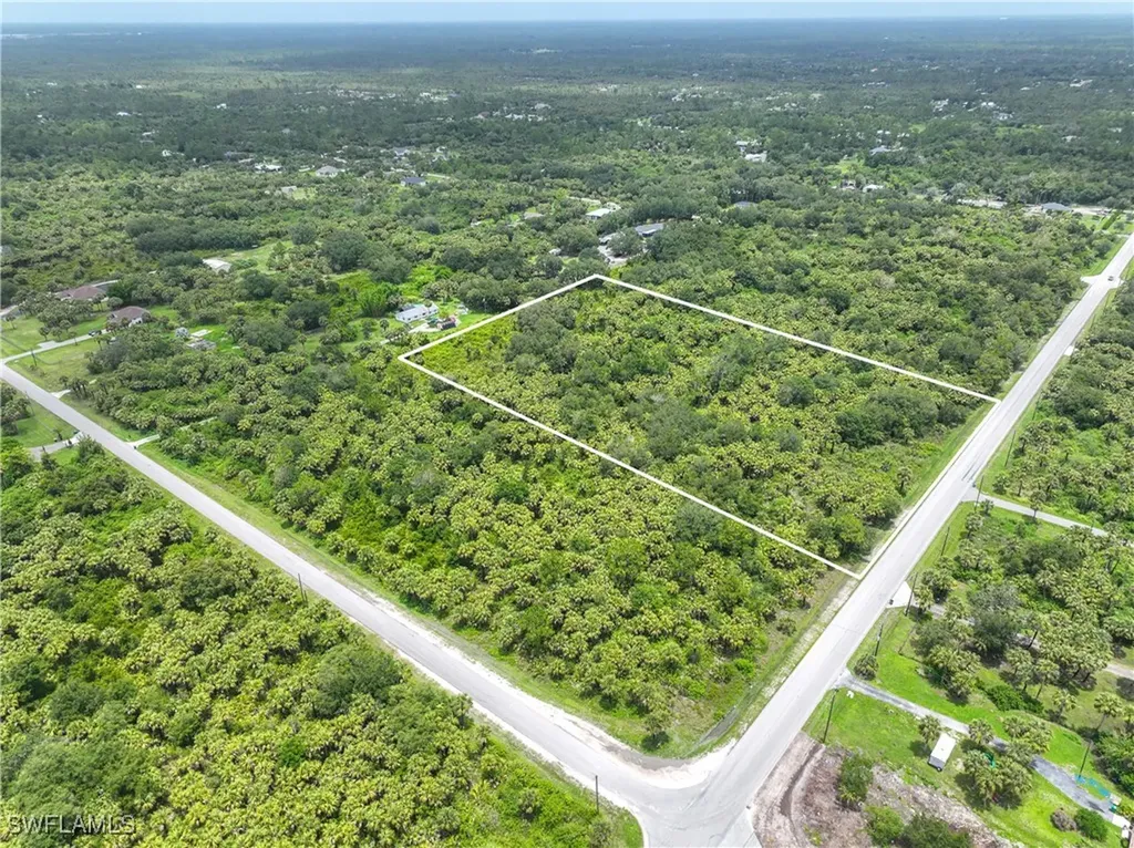 2765 Everglades Boulevard S Naples FL 34117