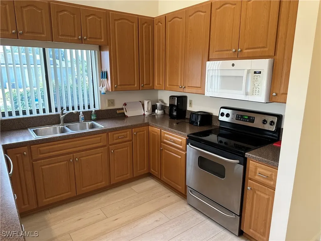 3402 SE 11th Avenue Cape Coral FL 33904