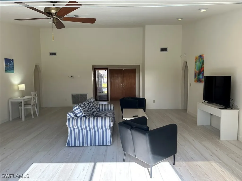 3402 SE 11th Avenue Cape Coral FL 33904