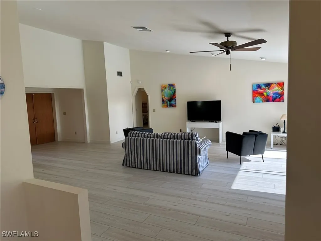 3402 SE 11th Avenue Cape Coral FL 33904
