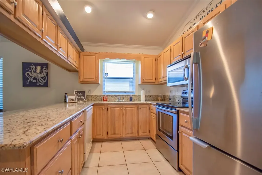 691 102nd Avenue N Naples FL 34108