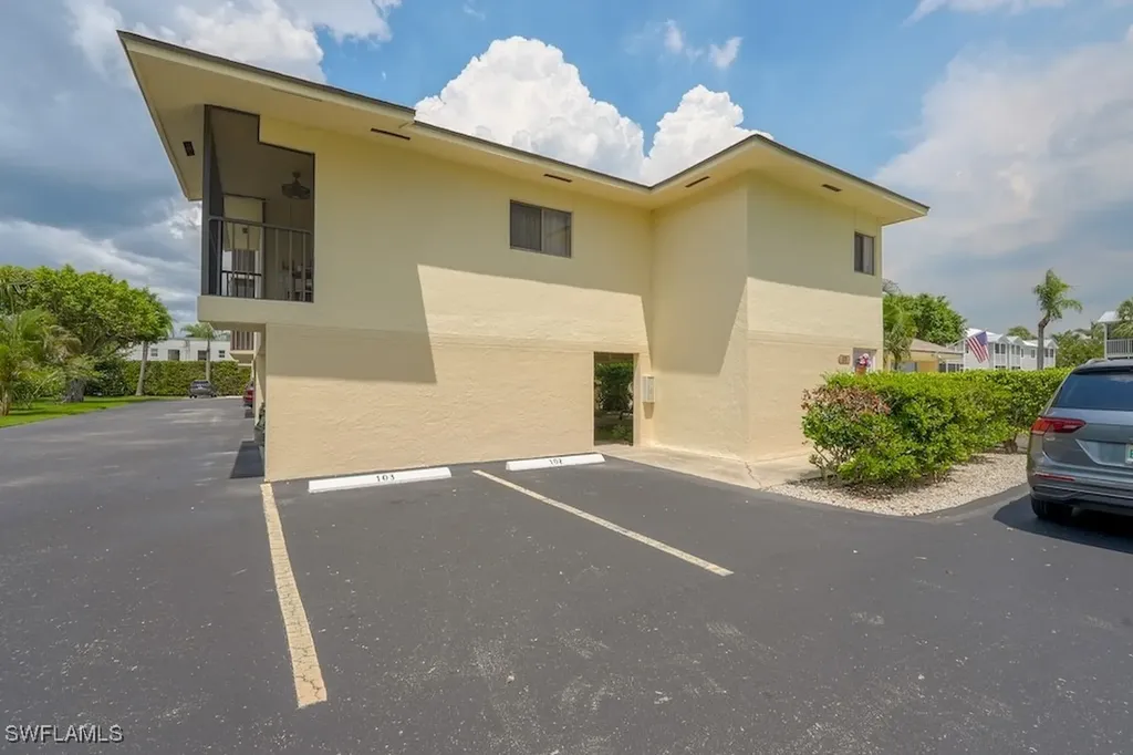 835 W Elkcam Circle Marco Island FL 34145