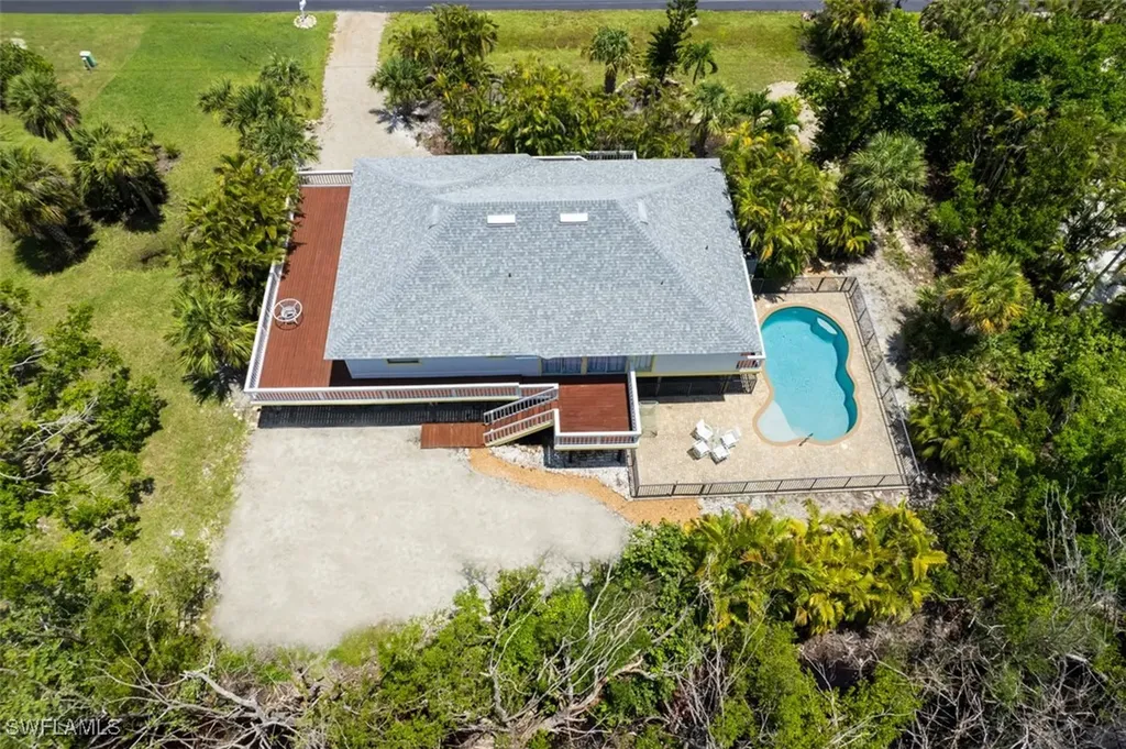 1674 Bunting Lane Sanibel FL 33957
