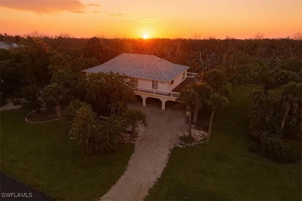 1674 Bunting Lane Sanibel FL 33957