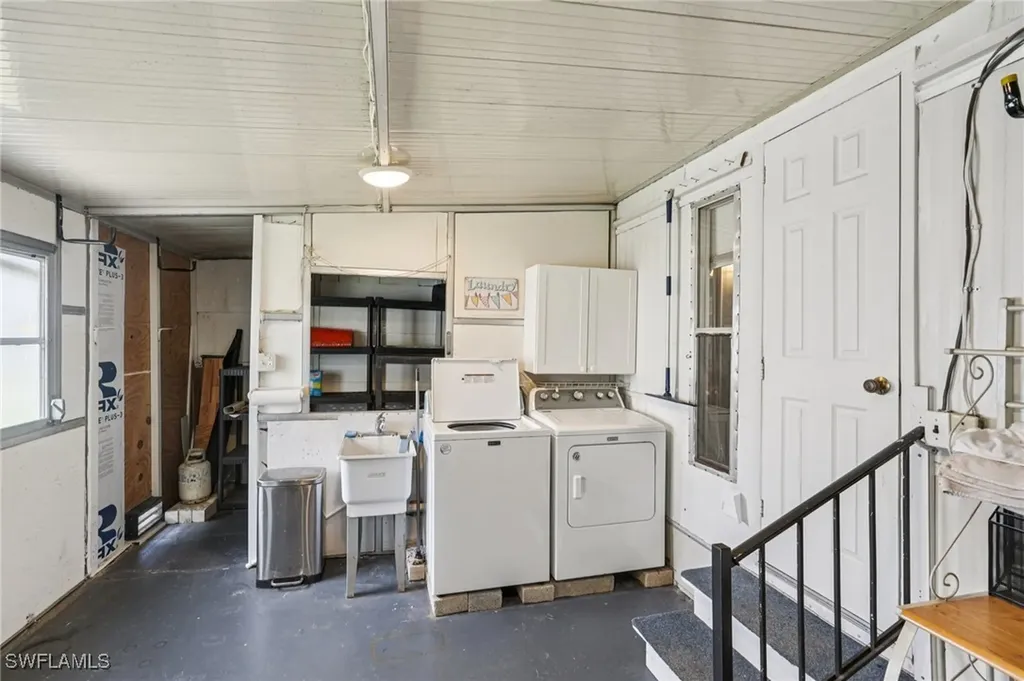 104 Willow Lane Naples FL 34114