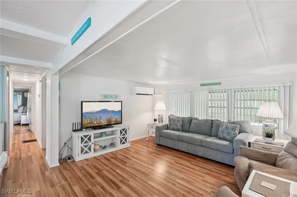 104 Willow Lane Naples FL 34114