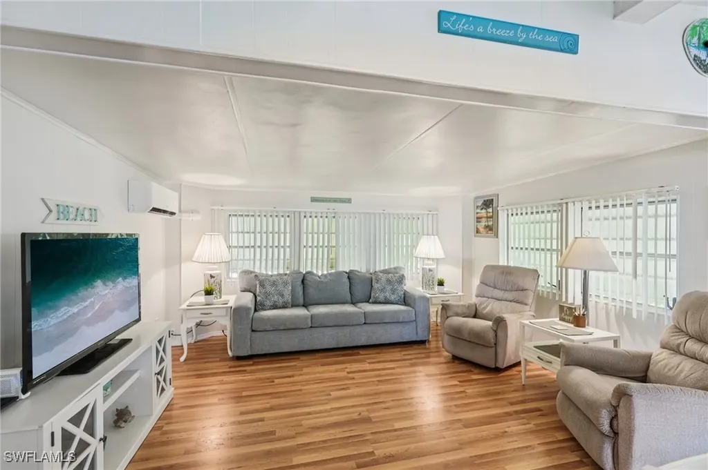 104 Willow Lane Naples FL 34114