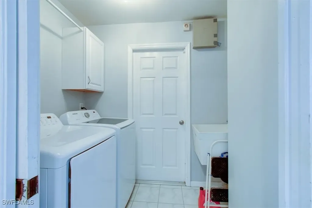 2254 SW 4th Street Cape Coral FL 33991