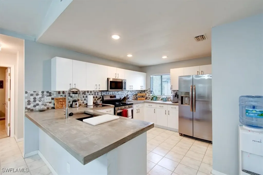 2254 SW 4th Street Cape Coral FL 33991
