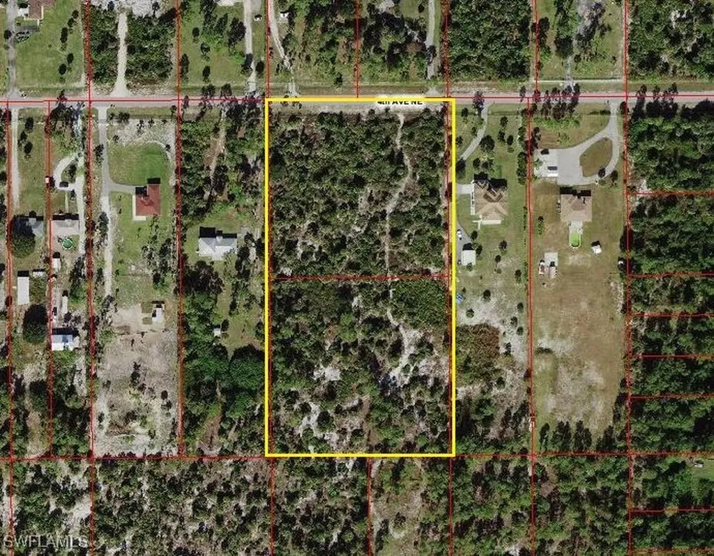 4TH Avenue NE Naples FL 34120