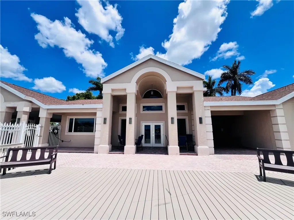3250 W Crown Pointe Boulevard Naples FL 34112