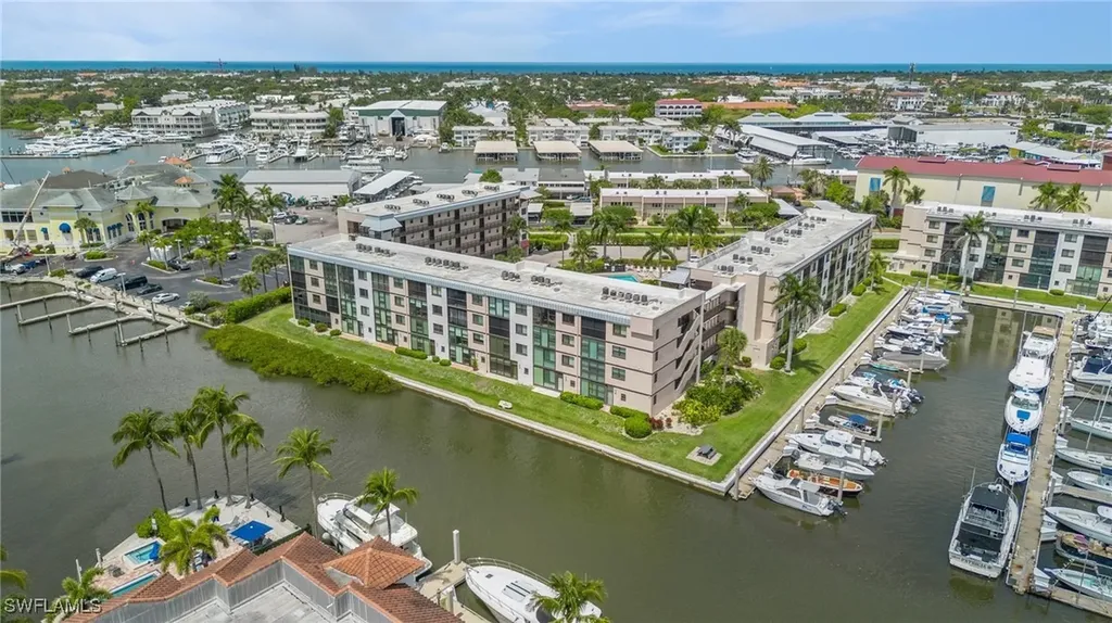 805 River Point Drive Naples FL 34102