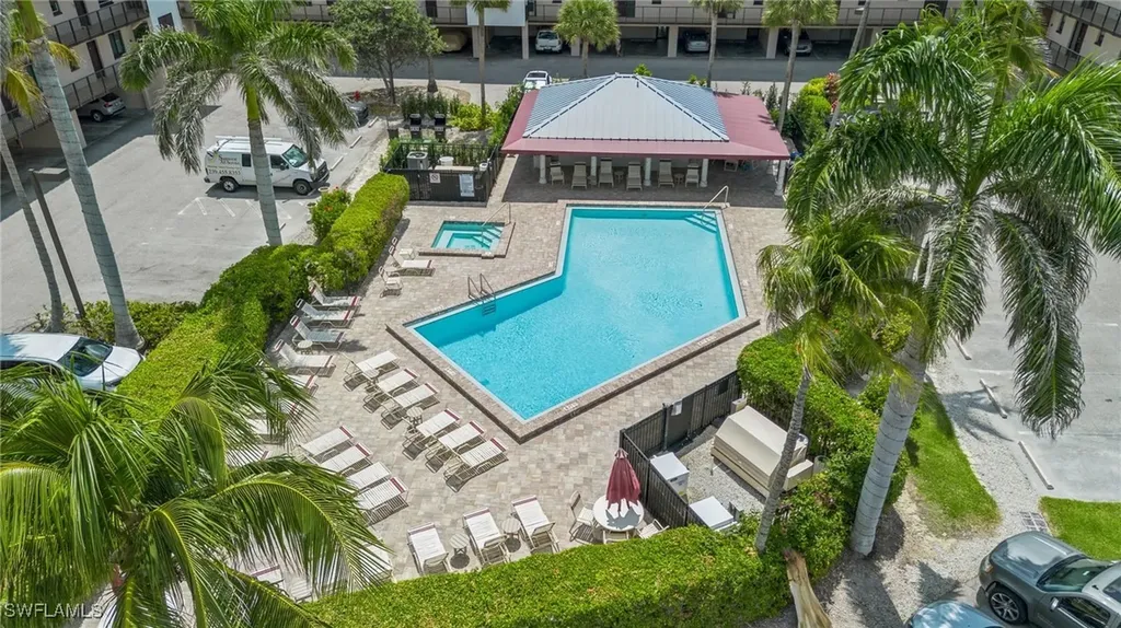 805 River Point Drive Naples FL 34102