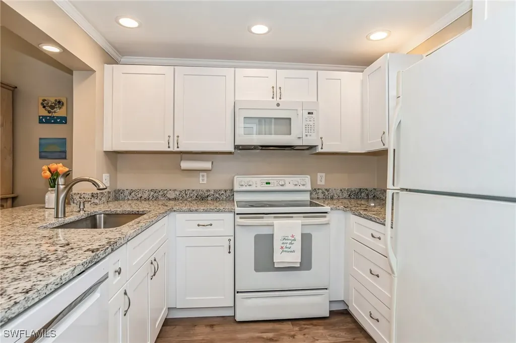 805 River Point Drive Naples FL 34102