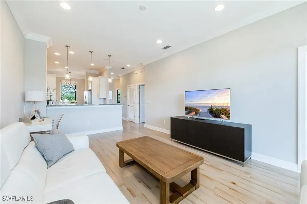 15102 Palmer Lake Circle Naples FL 34109