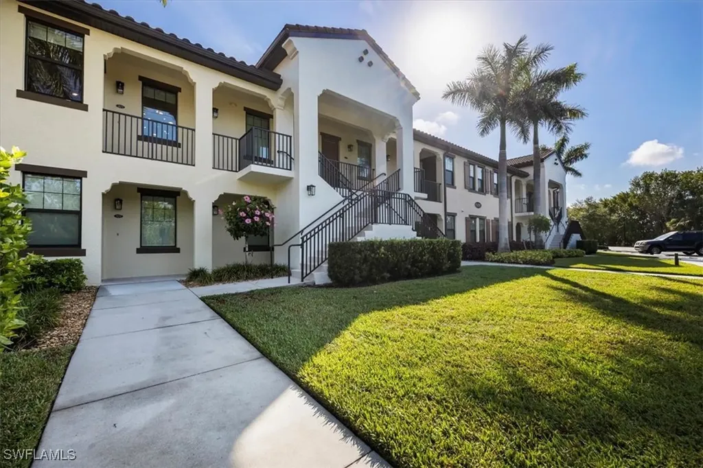 15102 Palmer Lake Circle Naples FL 34109