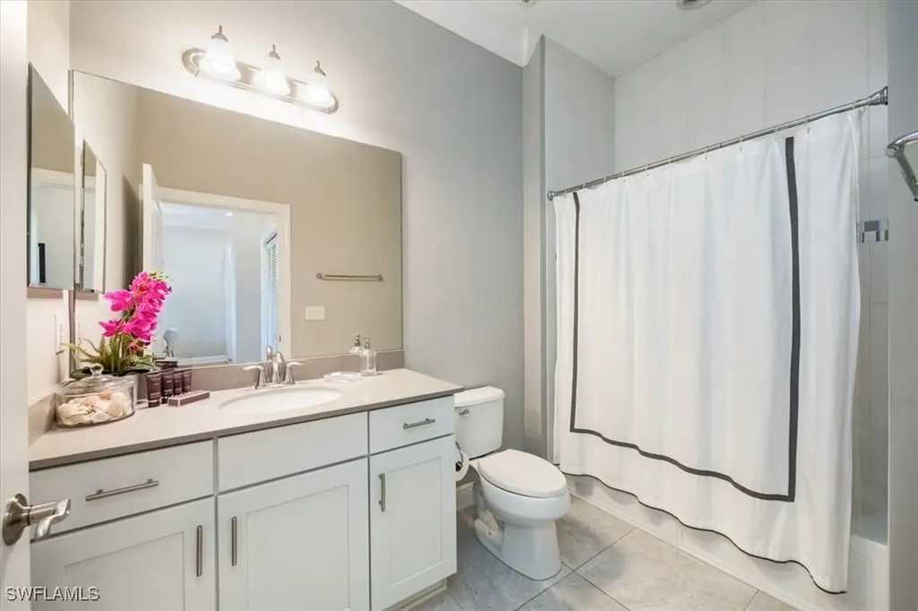 15102 Palmer Lake Circle Naples FL 34109