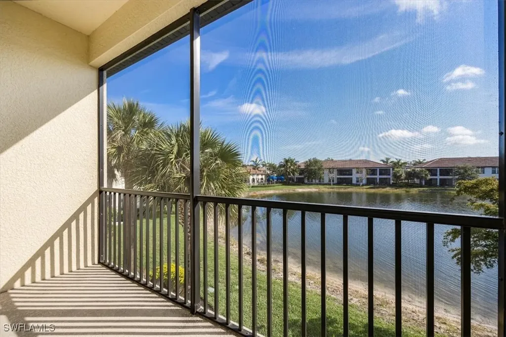 15102 Palmer Lake Circle Naples FL 34109