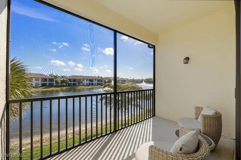 15102 Palmer Lake Circle Naples FL 34109