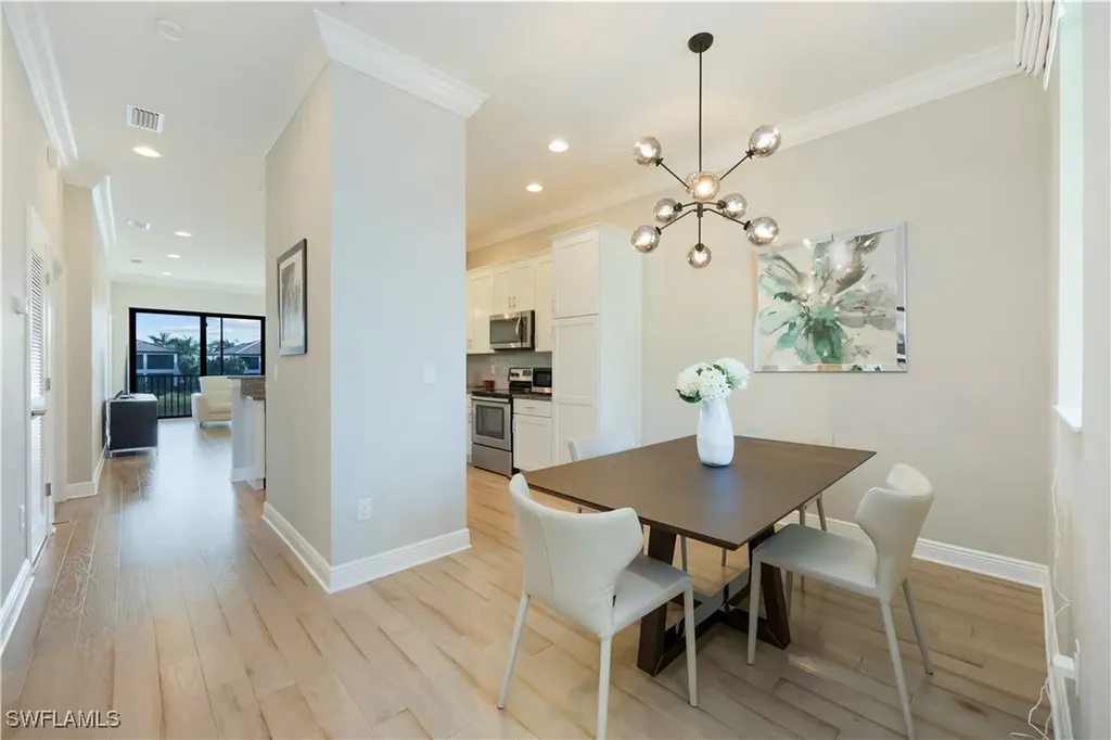 15102 Palmer Lake Circle Naples FL 34109