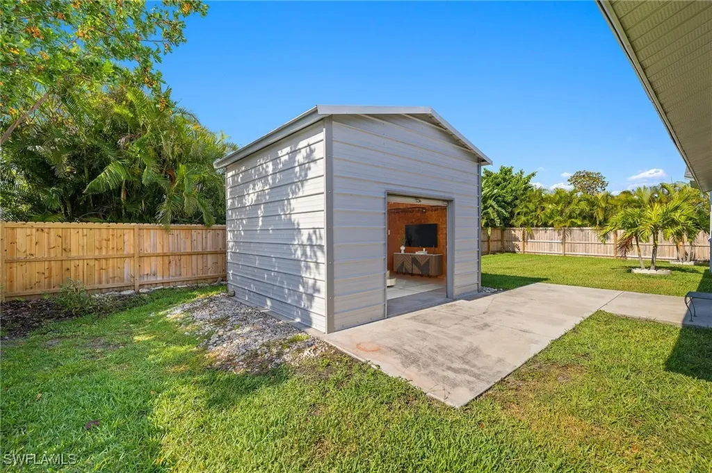 218 SW 43rd Terrace Cape Coral FL 33914