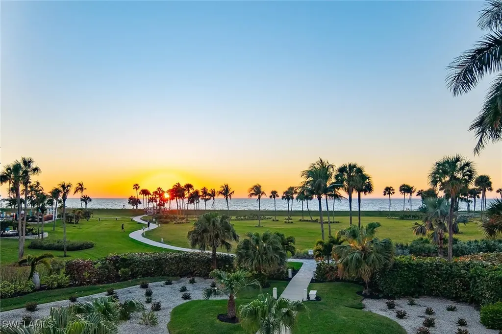 4451 Gulf Shore Boulevard N Naples FL 34103