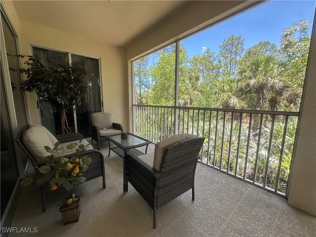 1634 Tarpon Bay Drive S Naples FL 34119