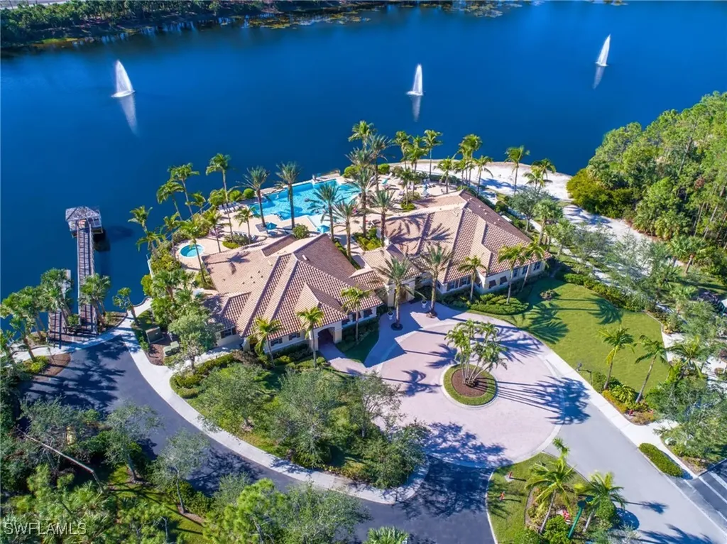 1634 Tarpon Bay Drive S Naples FL 34119