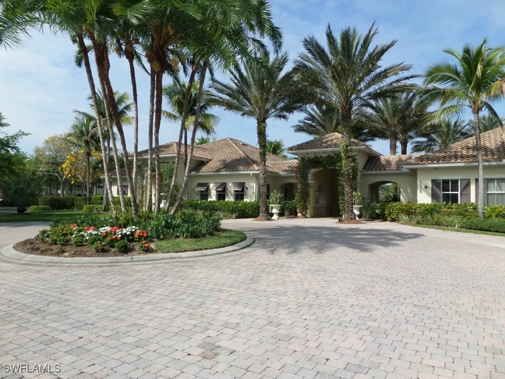 1634 Tarpon Bay Drive S Naples FL 34119