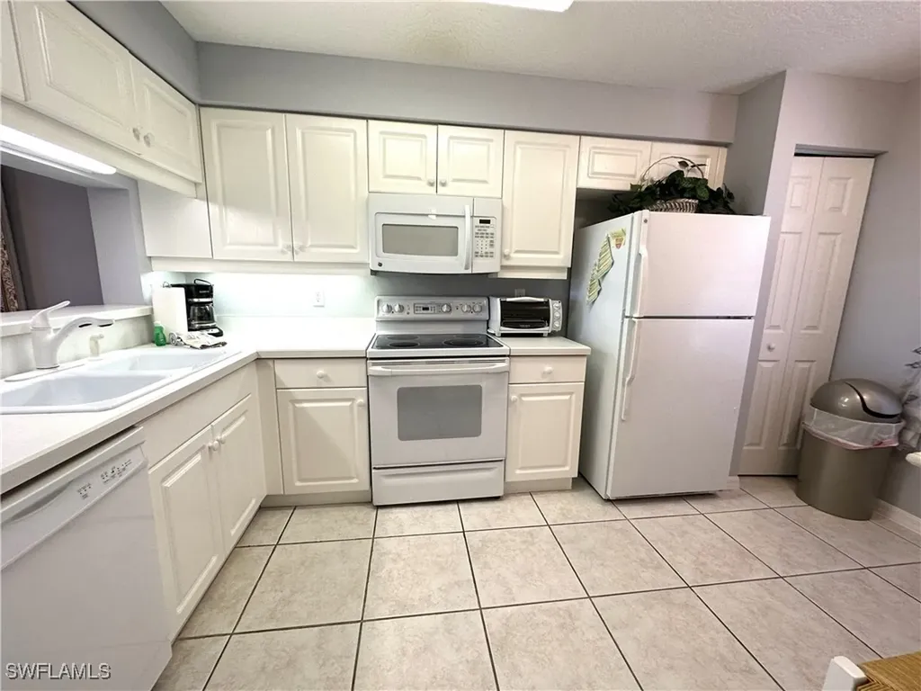 6670 Huntington Lakes Circle Naples FL 34119
