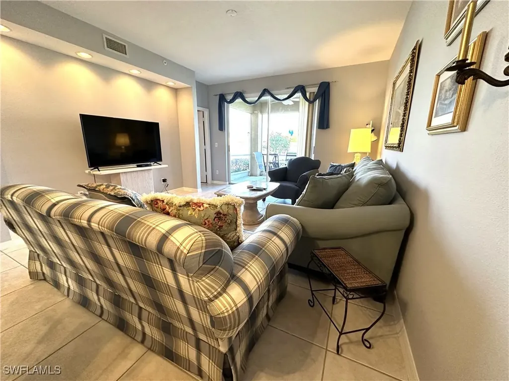 6670 Huntington Lakes Circle Naples FL 34119