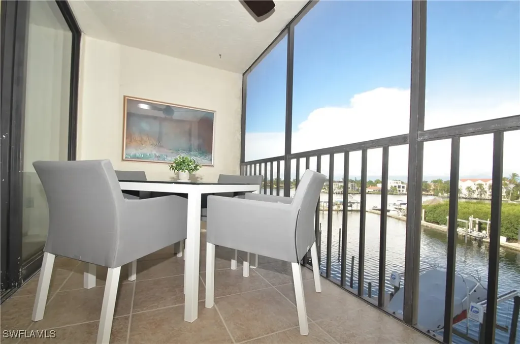 271 Southbay Drive Naples FL 34108