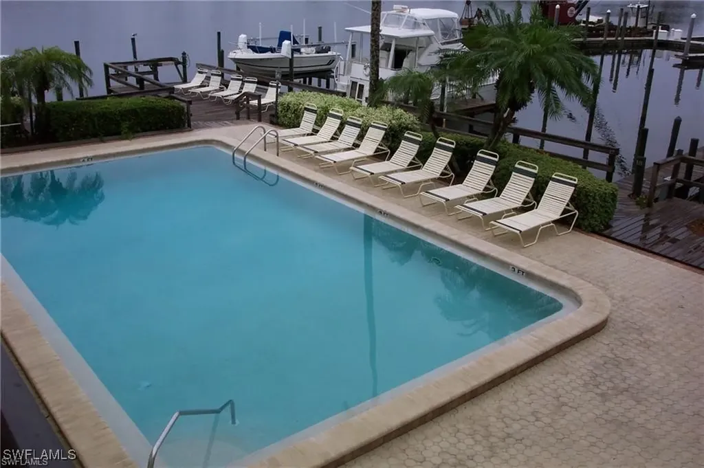 271 Southbay Drive Naples FL 34108