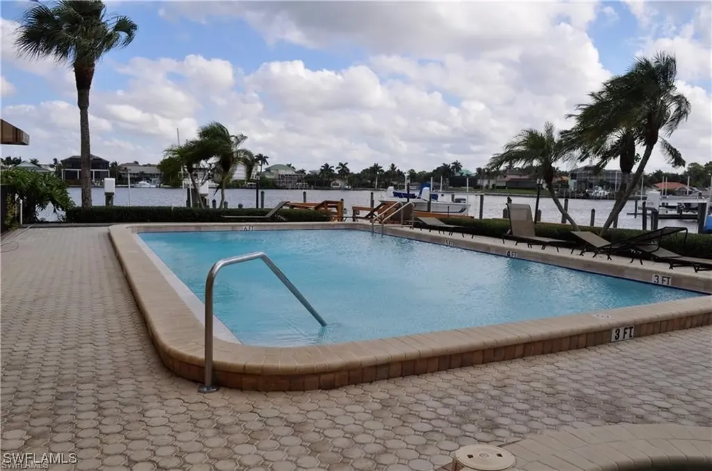 271 Southbay Drive Naples FL 34108