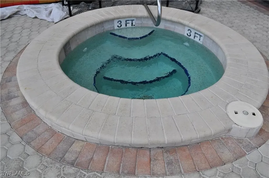 271 Southbay Drive Naples FL 34108