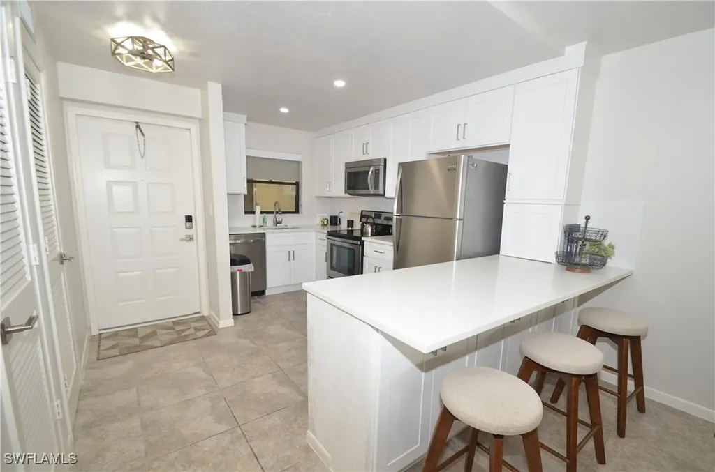 271 Southbay Drive Naples FL 34108
